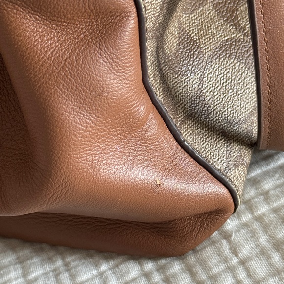 Coach Christie Carryall Signature Khaki Brown - Picture 14 of 17